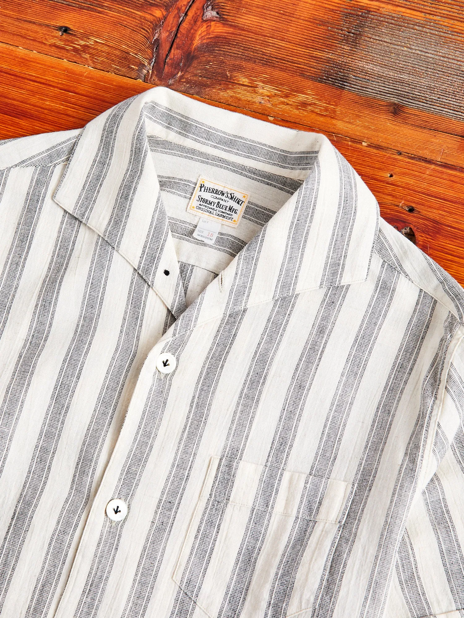 Linen Italian Collar Shirt in White Stripe
