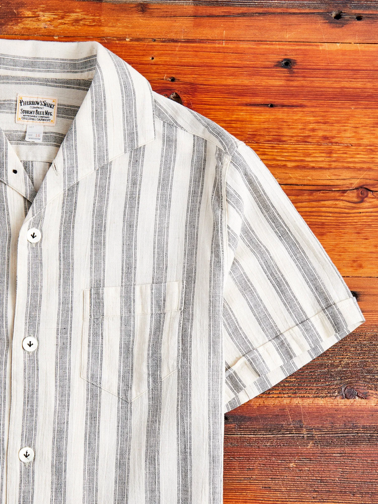 Linen Italian Collar Shirt in White Stripe