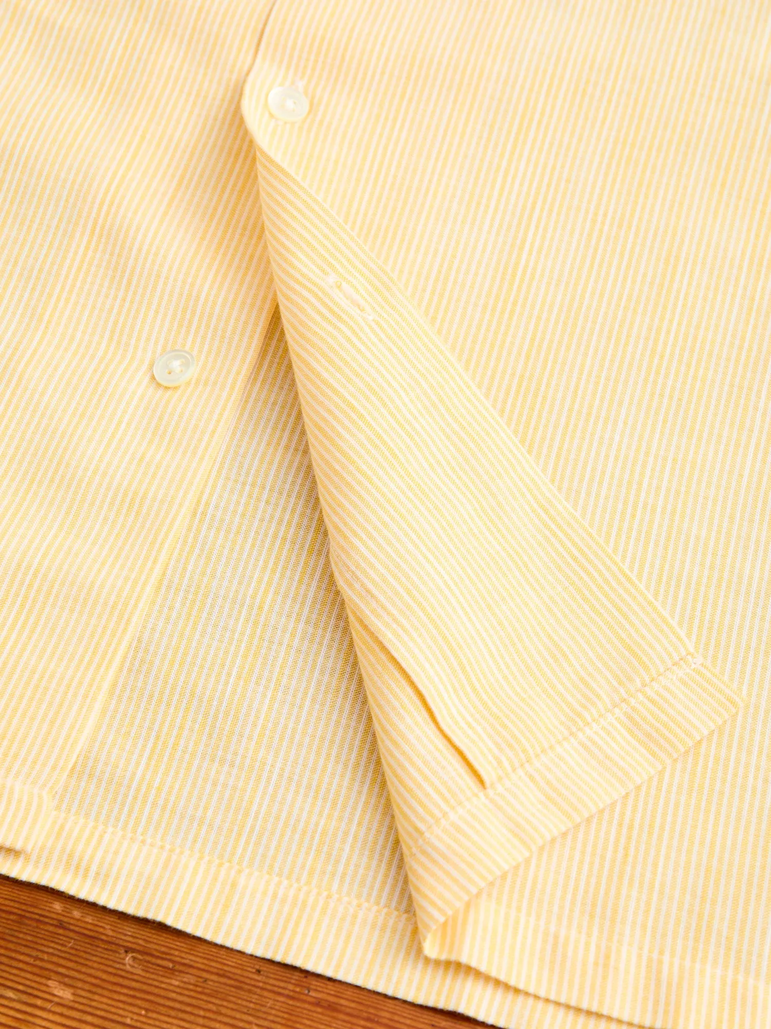Summer Blend Button-Up Shirt in Yellow