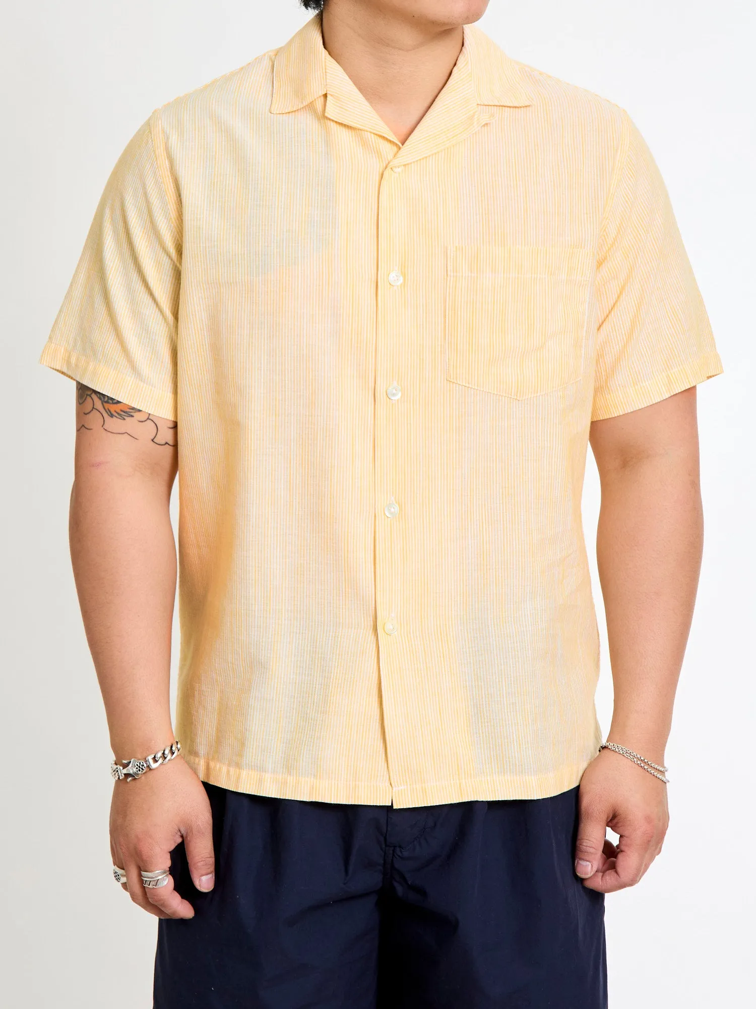 Summer Blend Button-Up Shirt in Yellow