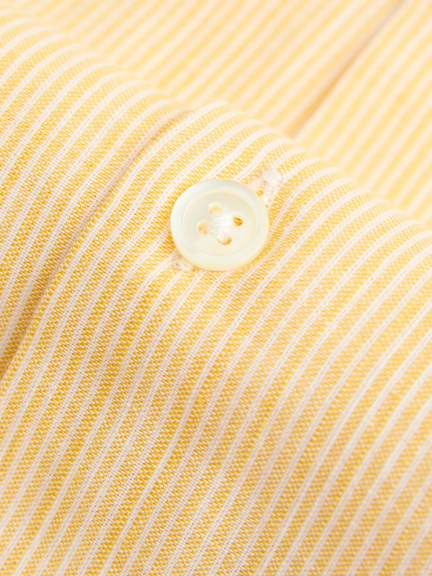 Summer Blend Button-Up Shirt in Yellow